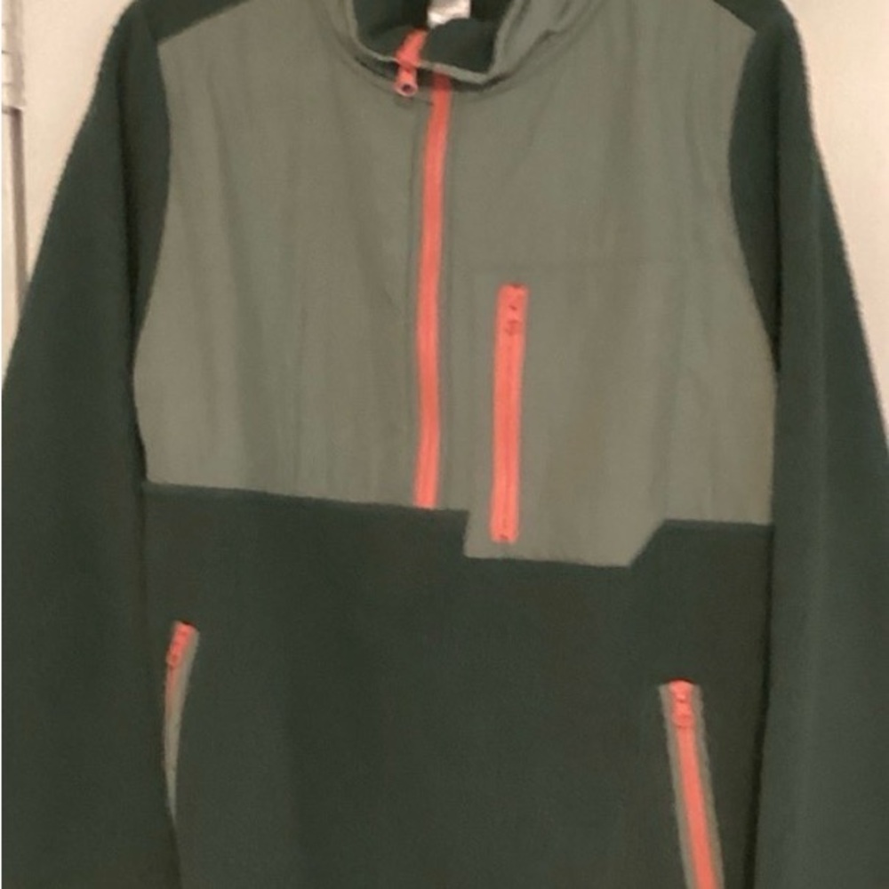 Te Verde XL Green and fleece Pullover with Orange Accents